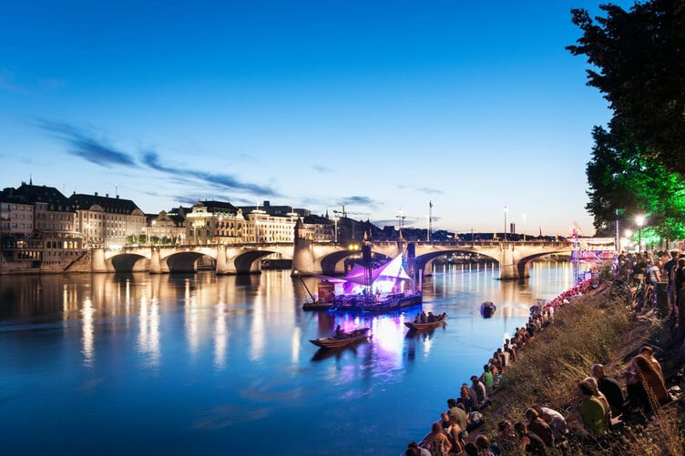 Das Open Air Musik Event Im Fluss.