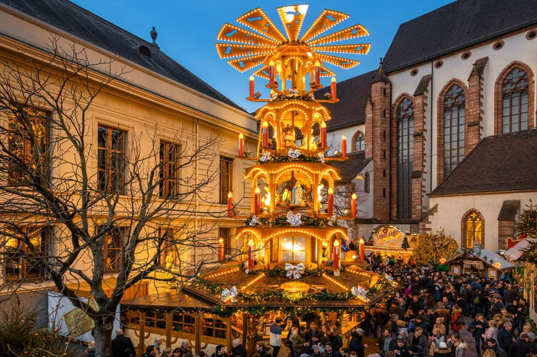 Basler Weihnachtsmarkt bei der Weihnachtspyramide.