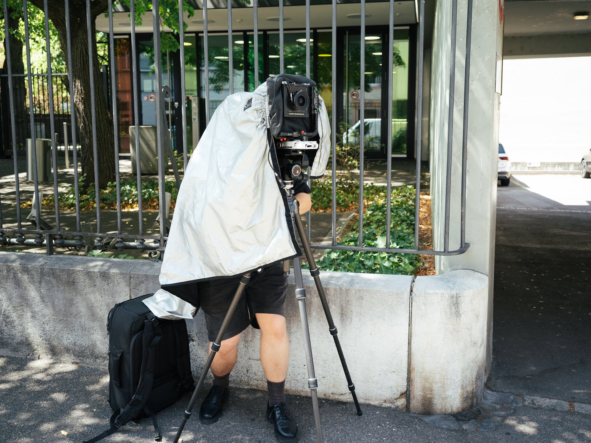 Die Grossformatkamera im Einsatz. © Basel Tourismus, Oz Jacob Tabib