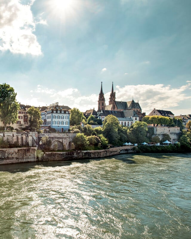 Switzerland. get natural. 
Wettsteinbruecke with a view of the old town and cathedral, Basel.

Schweiz. ganz natuerlich. 
Wettsteinbruecke mit Sicht auf die Altstadt und Kathedrale, Basel.

Suisse. tout naturellement. 
Wettsteinbruecke avec vue sur la vieille ville et la cathedrale, Bale.

Copyright by: Switzerland Tourism - By-Line: swiss-image.ch/Nico Schaerer