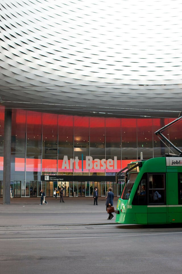 Die internationale Kunstmesse Art Basel am Messeplatz.