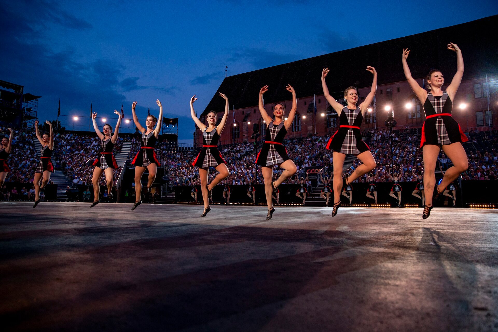 Das Basel Tattoo findet jährlich im Juli in der Kaserne Basel statt.