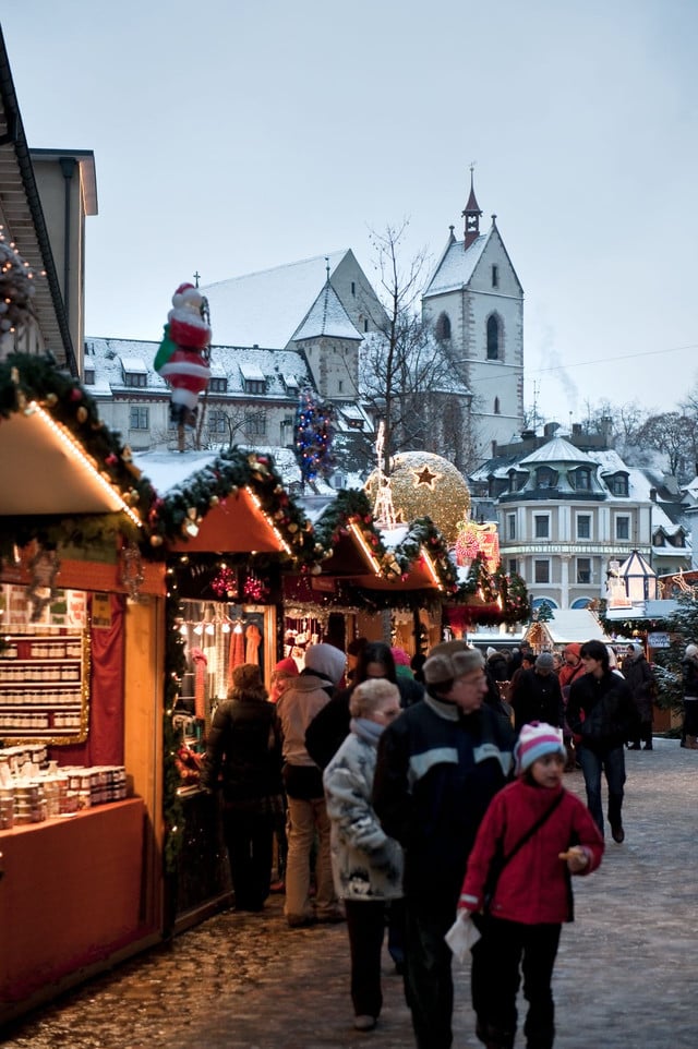 Der Weihnachtsmarkt auf dem Barfüsserplatz.