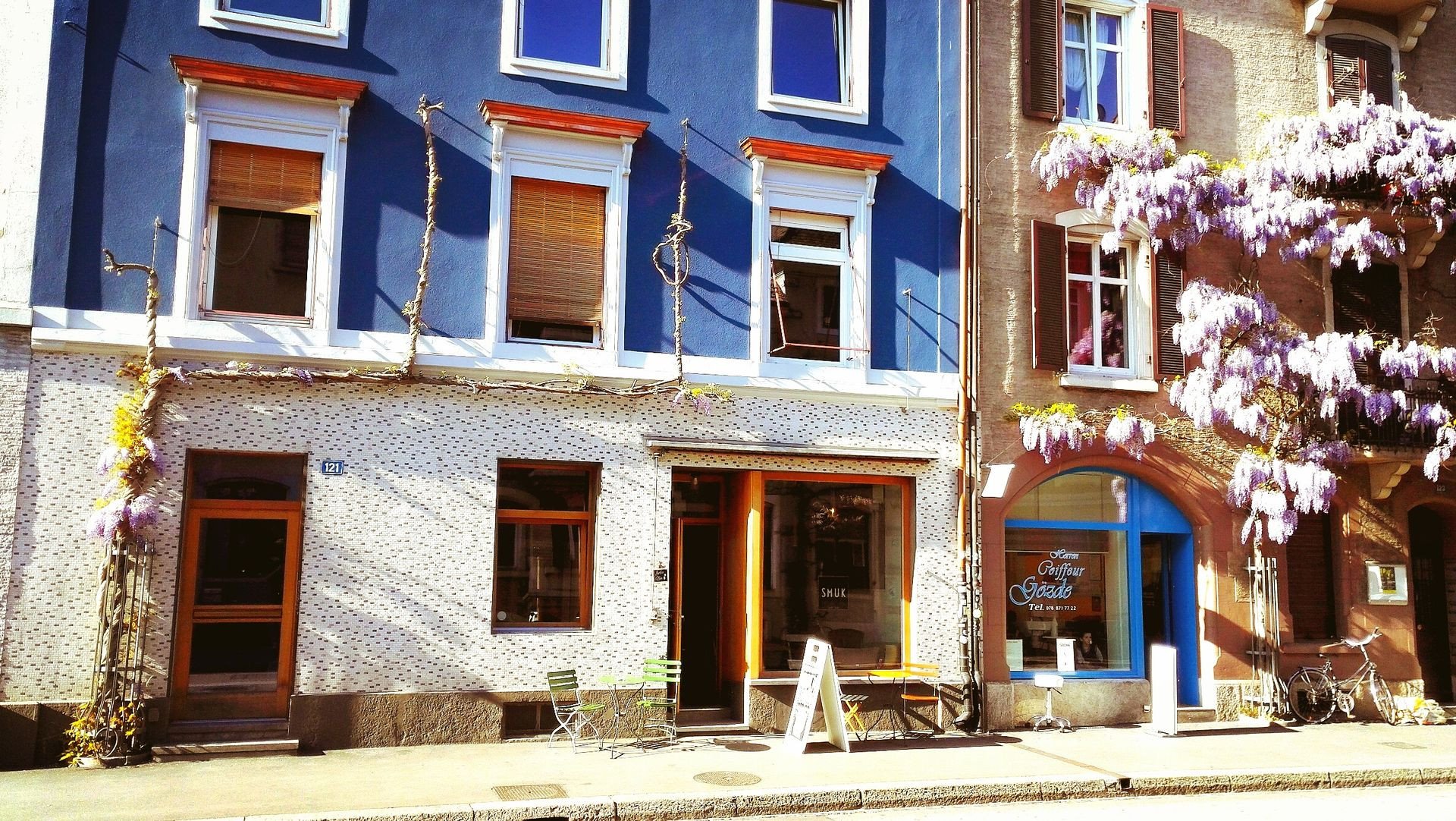 Café Smuk: In «Basels zweitem Wohnzimmer» fühlt ihr euch wie zu Hause, während ihr euch einen grossen Latte macchiato oder einen späten Brunch à discrétion gönnt.