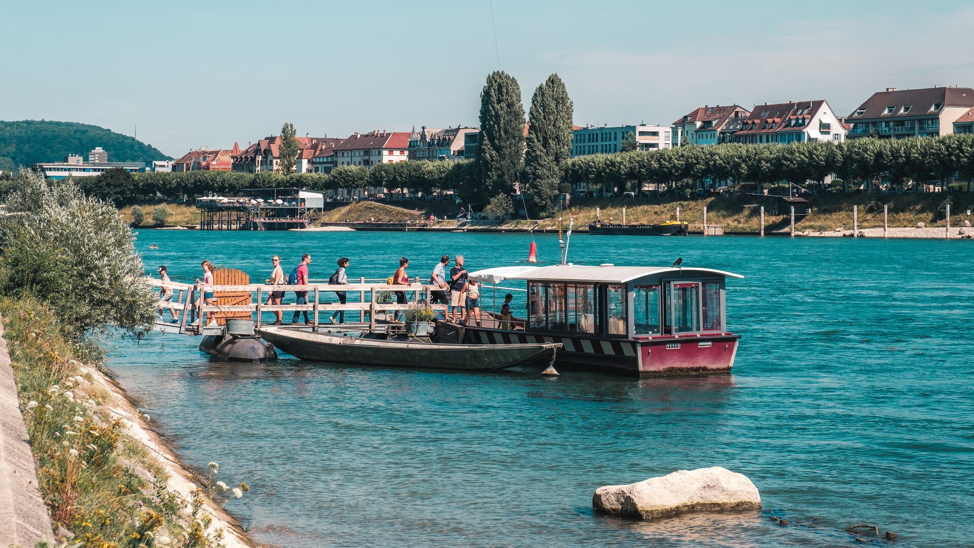 Bacs sur le Rhin à Bâle [Suisse]