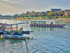 Auf den vier Basler Fähren (hier die St. Alban-Fähre «Wilde Maa») lässt sich der Rhein bequem und nur durch die Kraft der Strömung überqueren. // The four ferries that cross the Rhine using only the natural power of the river's current connect the larger southern part of the city (Grossbasel) with the northern side of the river (Kleinbasel).