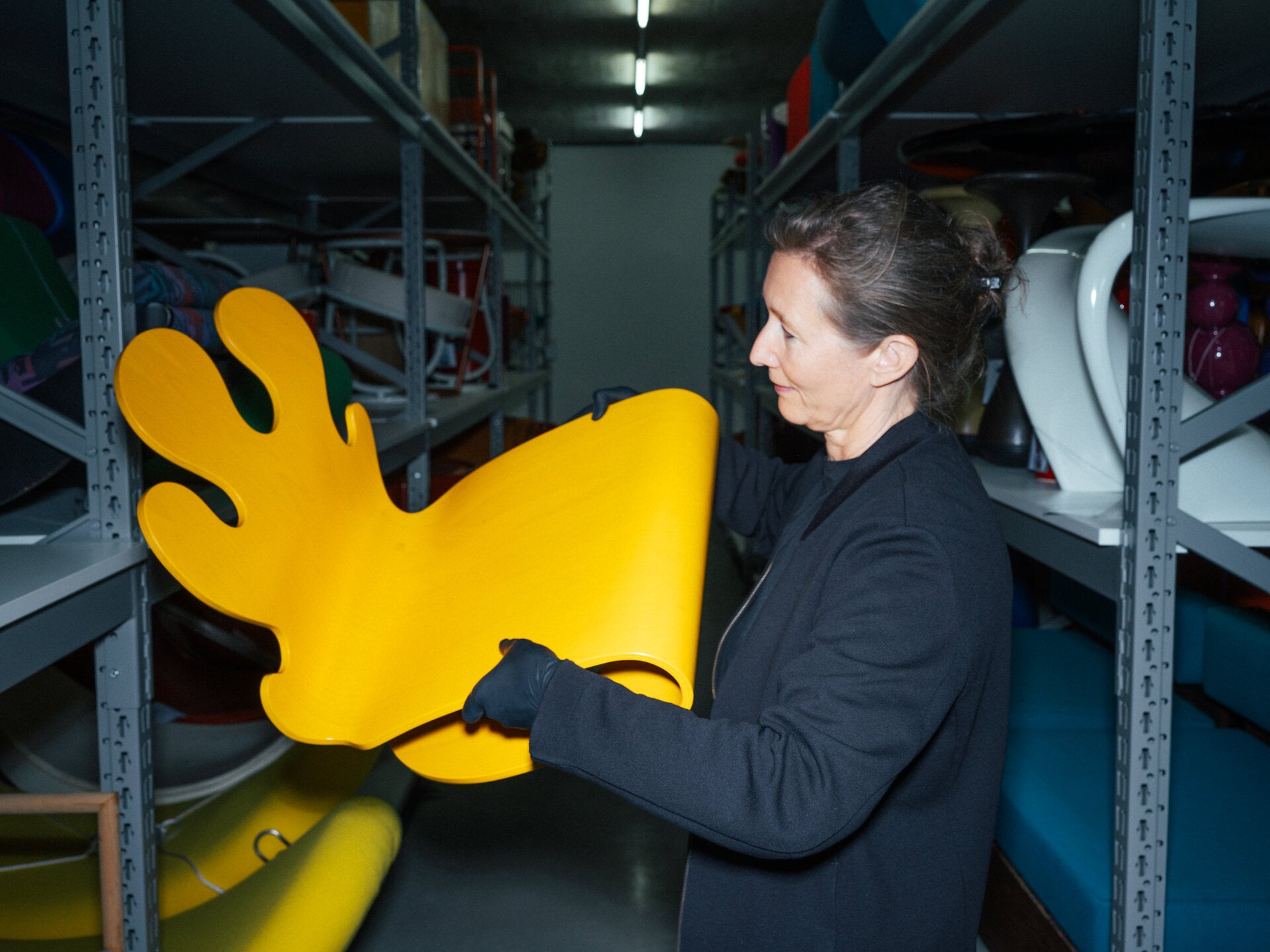 Susanne Graner im Vitra Schaudepot. © Basel Tourismus, Oz Jacob Tabib