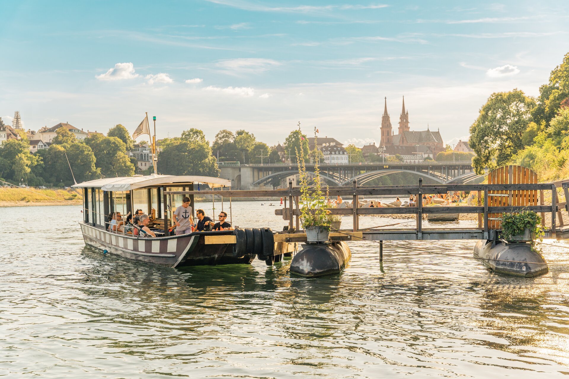 Mit den vier Basler Fähren lässt sich der Rhein nur durch die Kraft der Strömung überqueren.