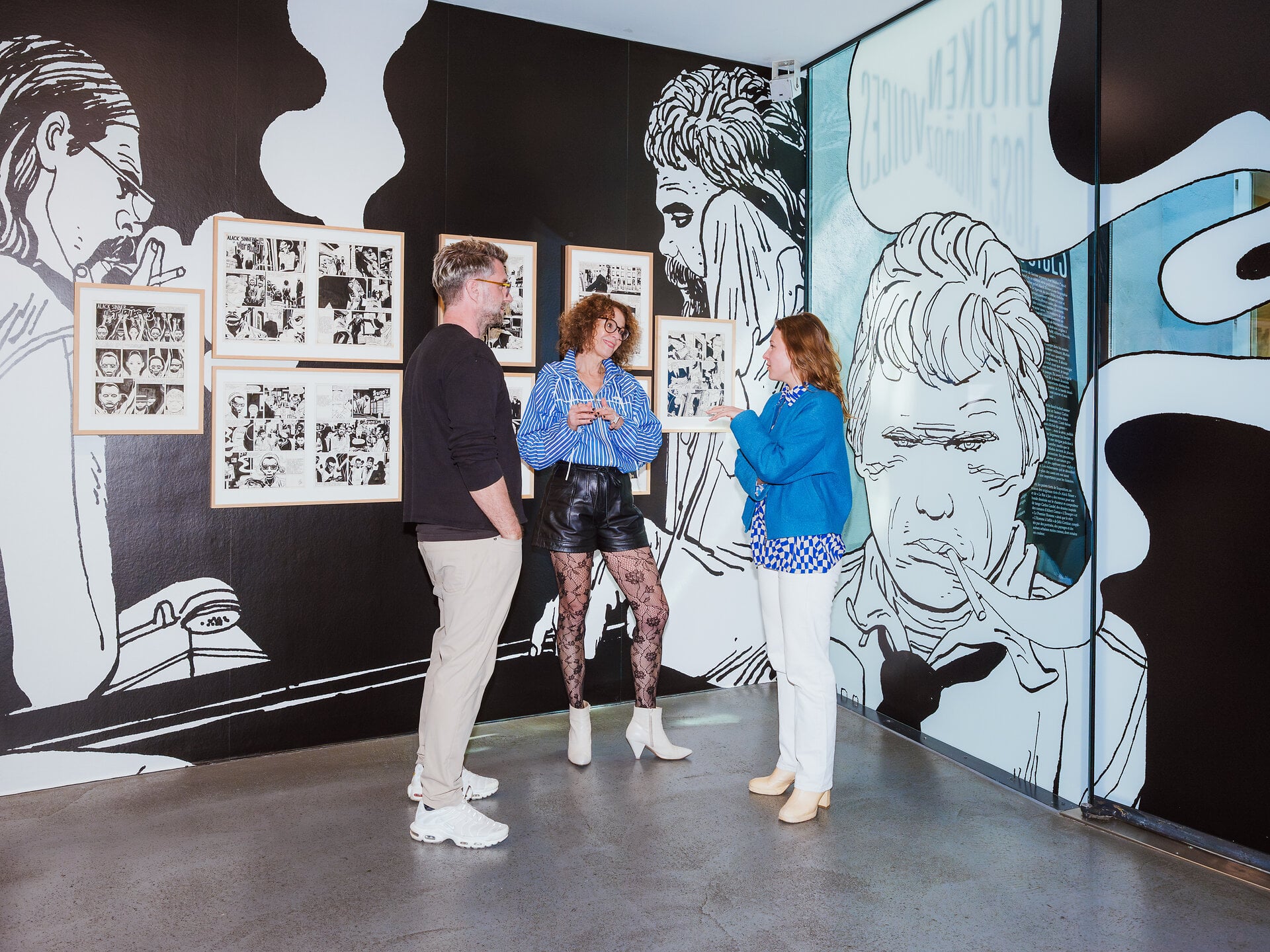 Anette Gehrig gibt einen Einblick in «Broken Voices». © Basel Tourismus, Pati Grabowicz