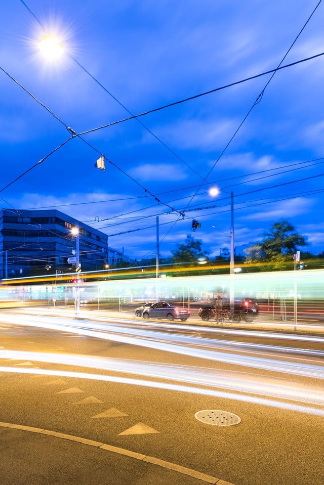 Als ehemaliges Arbeiterquartier steht das St. Johann seit je her für das Zusammentreffen unterschiedlichster Kulturen. Dank dem Novartis Campus, der hier nach und nach als «Stadt in der Stadt» entsteht, erhält diese Tradition auch in jüngerer Zeit eine Fortführung.
  ///  
As a former workers’ district, St. Johann has always been a place where a wide variety of cultures come together. This tradition has continued in recent years – thanks to the Novartis Campus, which is gradually developing into a «city within the city».